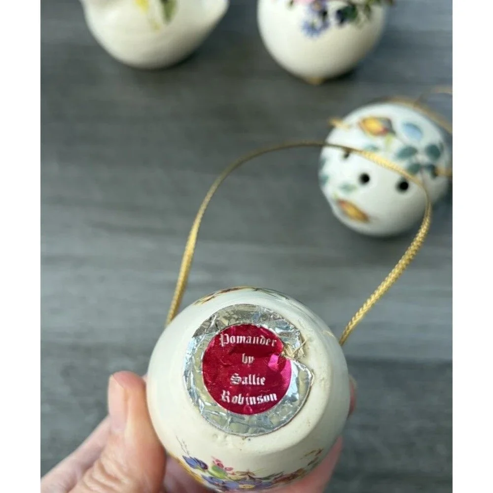 VTG Set of 4 Ceramic Pomander Balls Bird Urn English Floral Potpourri Ornaments